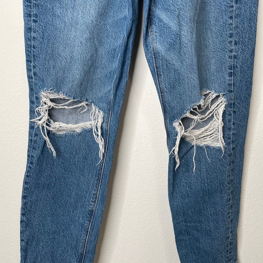American Eagle Highest Rise Mom Jeans Destroyed Destructed Medium Blue Wash - Picture 2 of 11